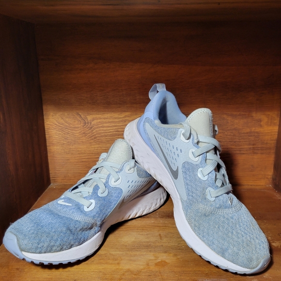 Nike Legend React Running Sneaker 5.5 - Picture 3 of 7